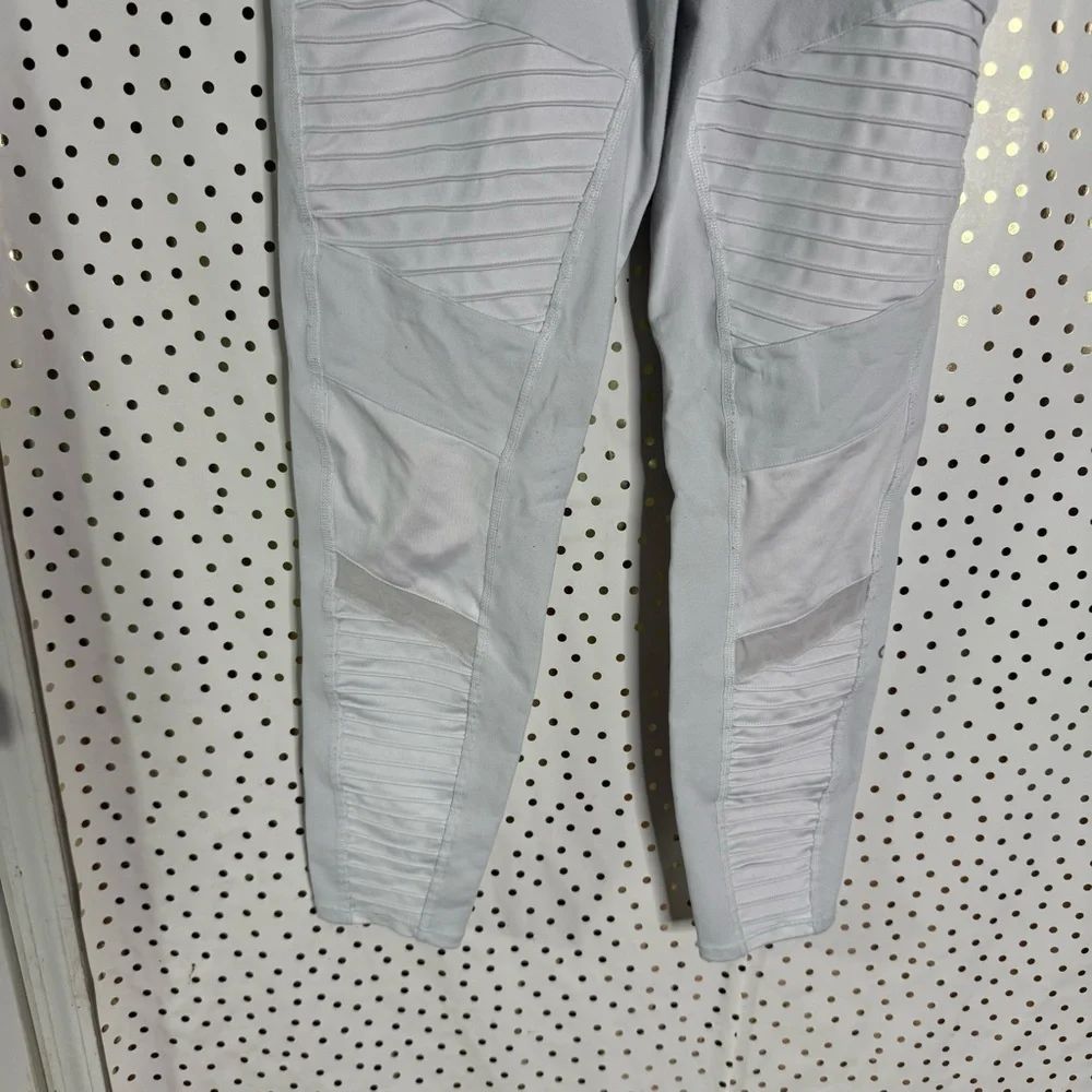 ALO Yoga White High-Waisted Leggings